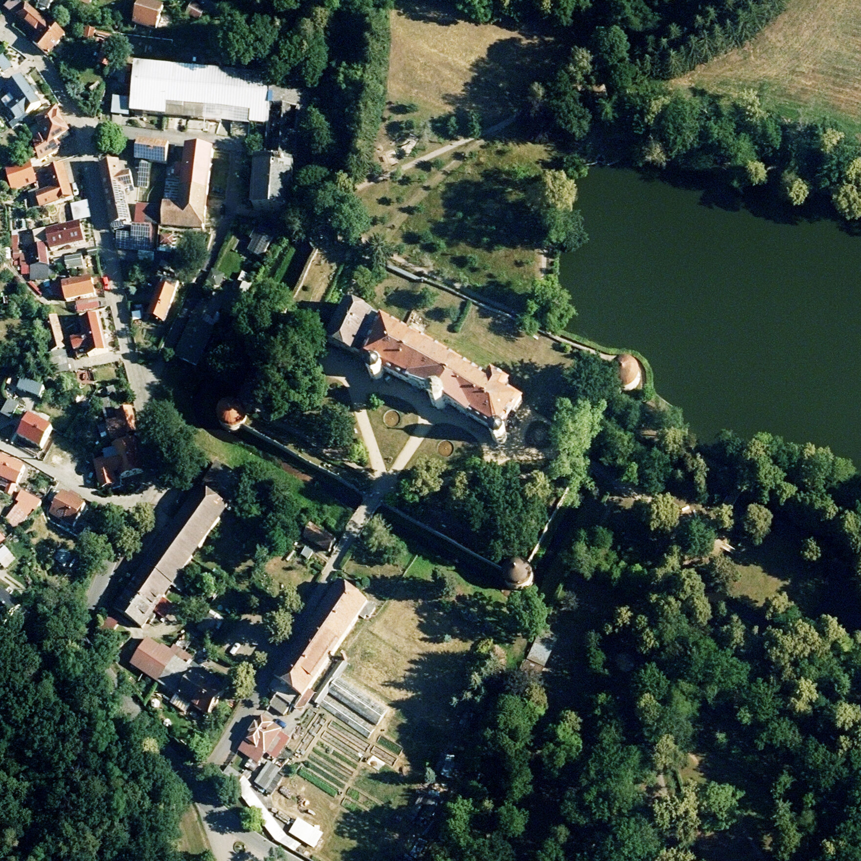 Luftbild Schloß Hermsdorf
