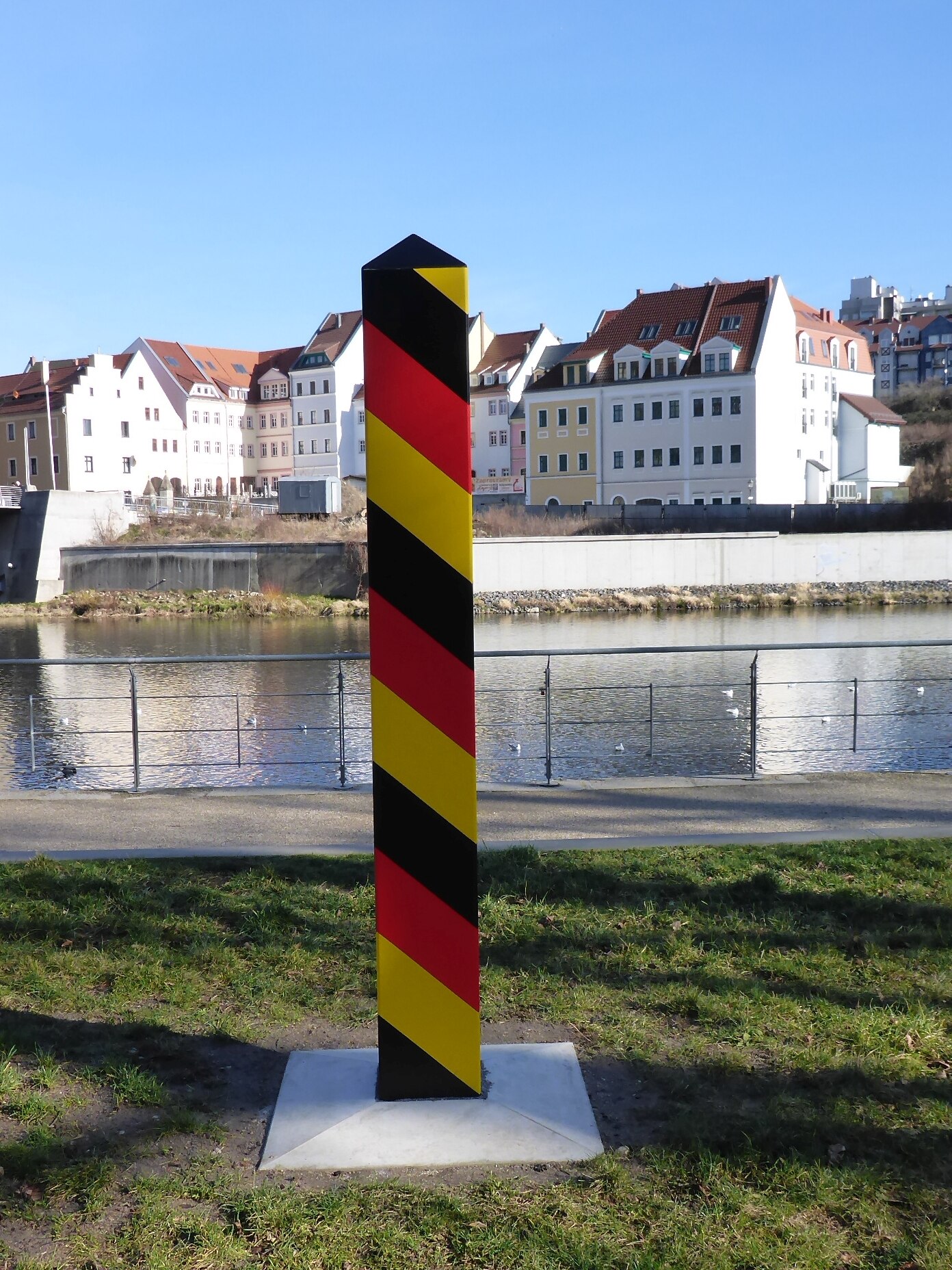 Grenzmarkierungssäule an der deutsch-polnischen Grenze