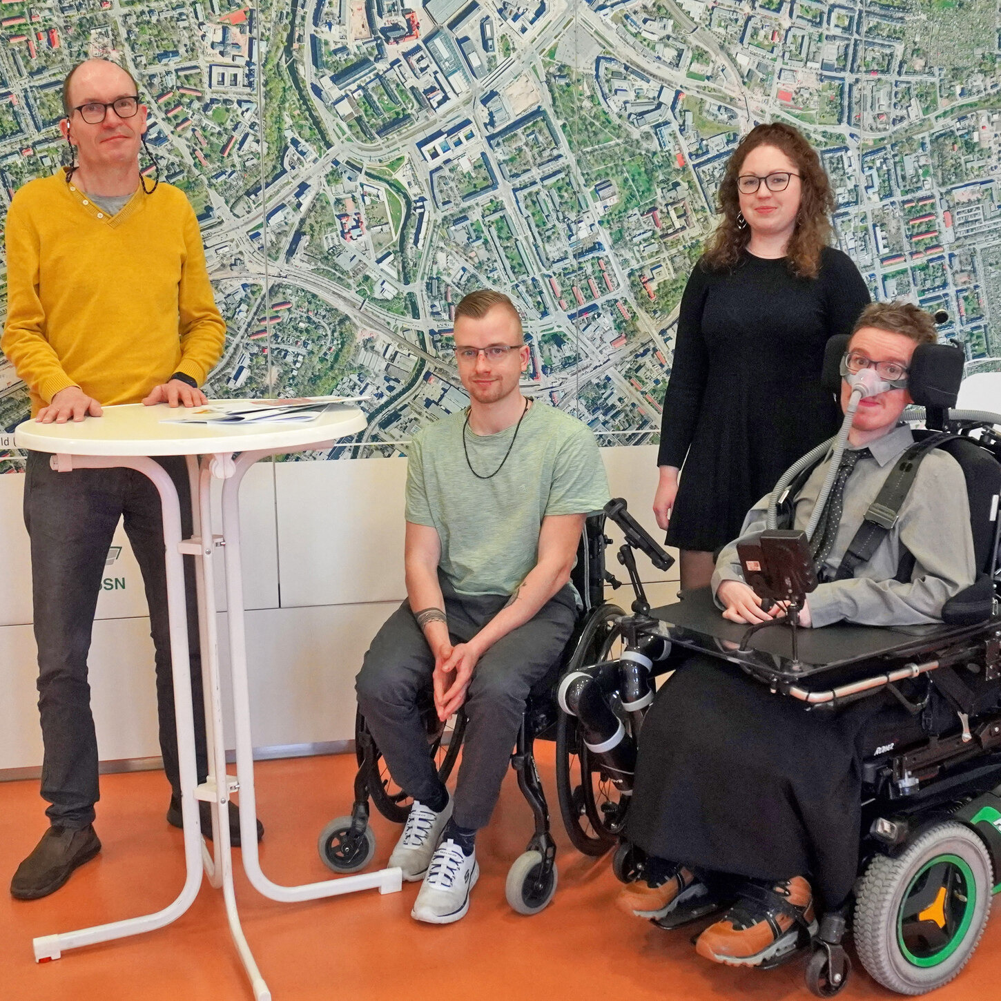 Gruppenfoto der neuen Kollegen mit Behinderung