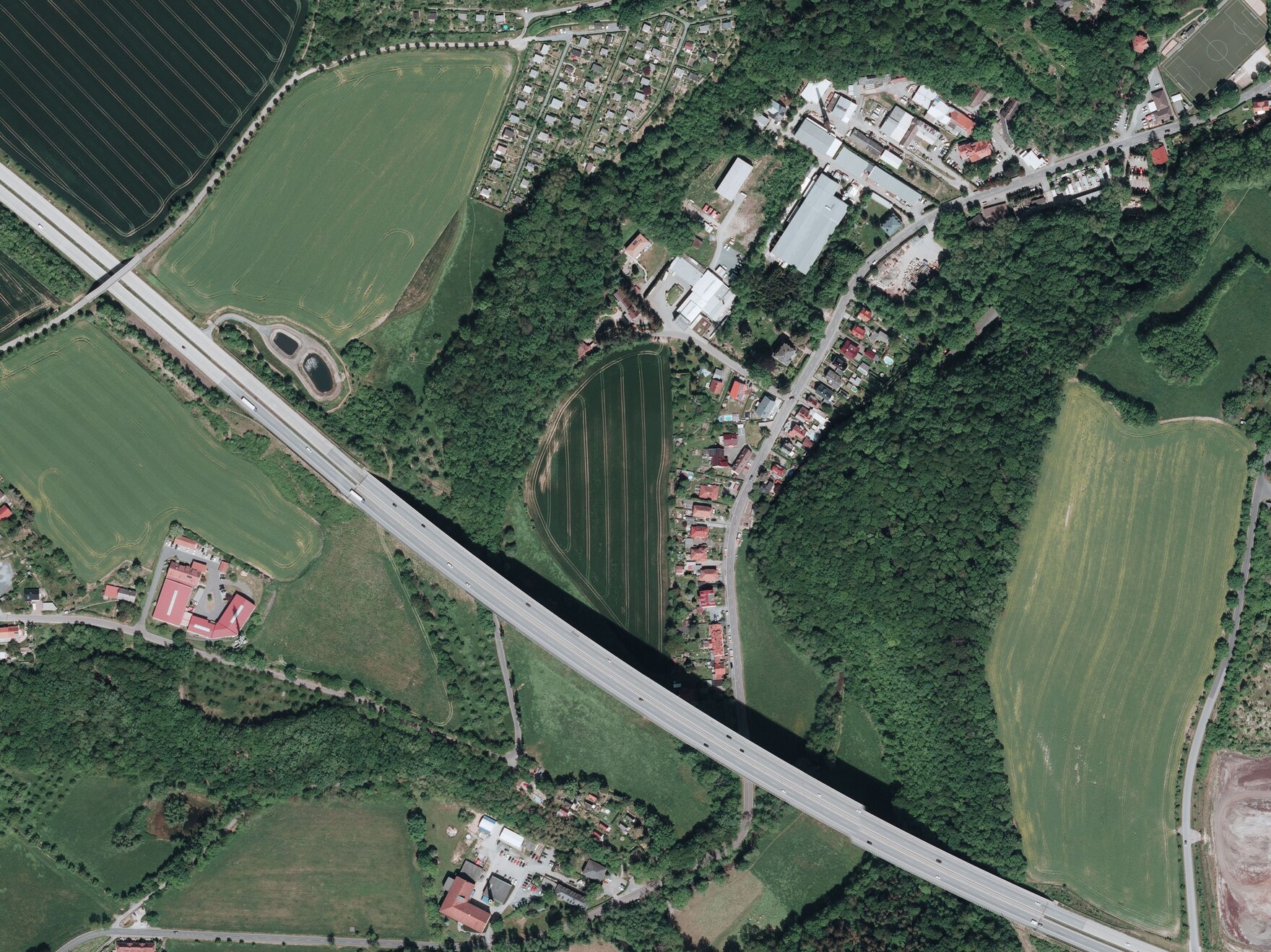 Kartenausschnitt eines Roh-Digitalen-Orthophotos.
