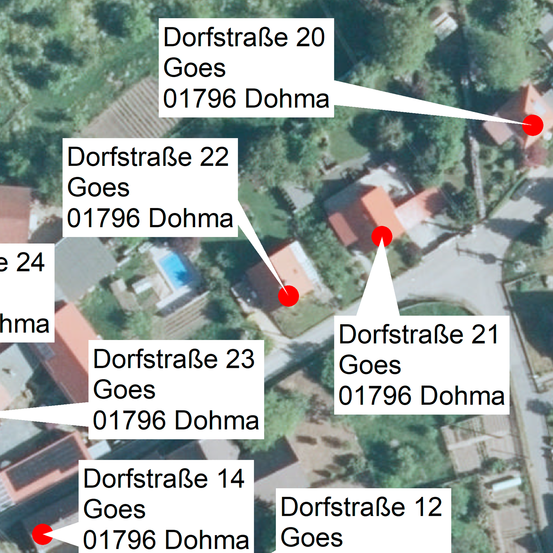 Orthophoto mit Hauskoordinaten und Beschriftung überlagert