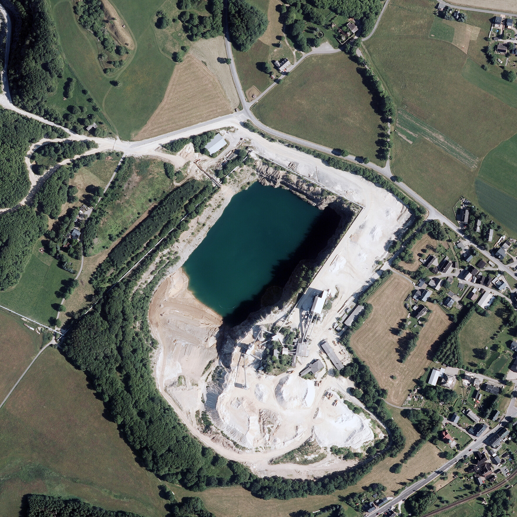 Luftbild Phonolithbruch Richterbruch