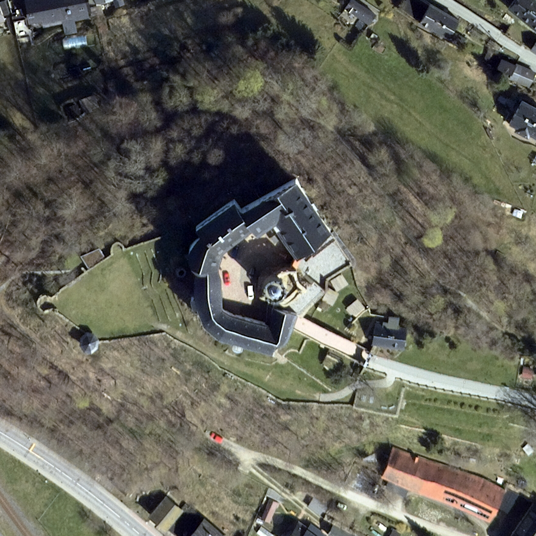 Luftbild der Burg Scharfenstein