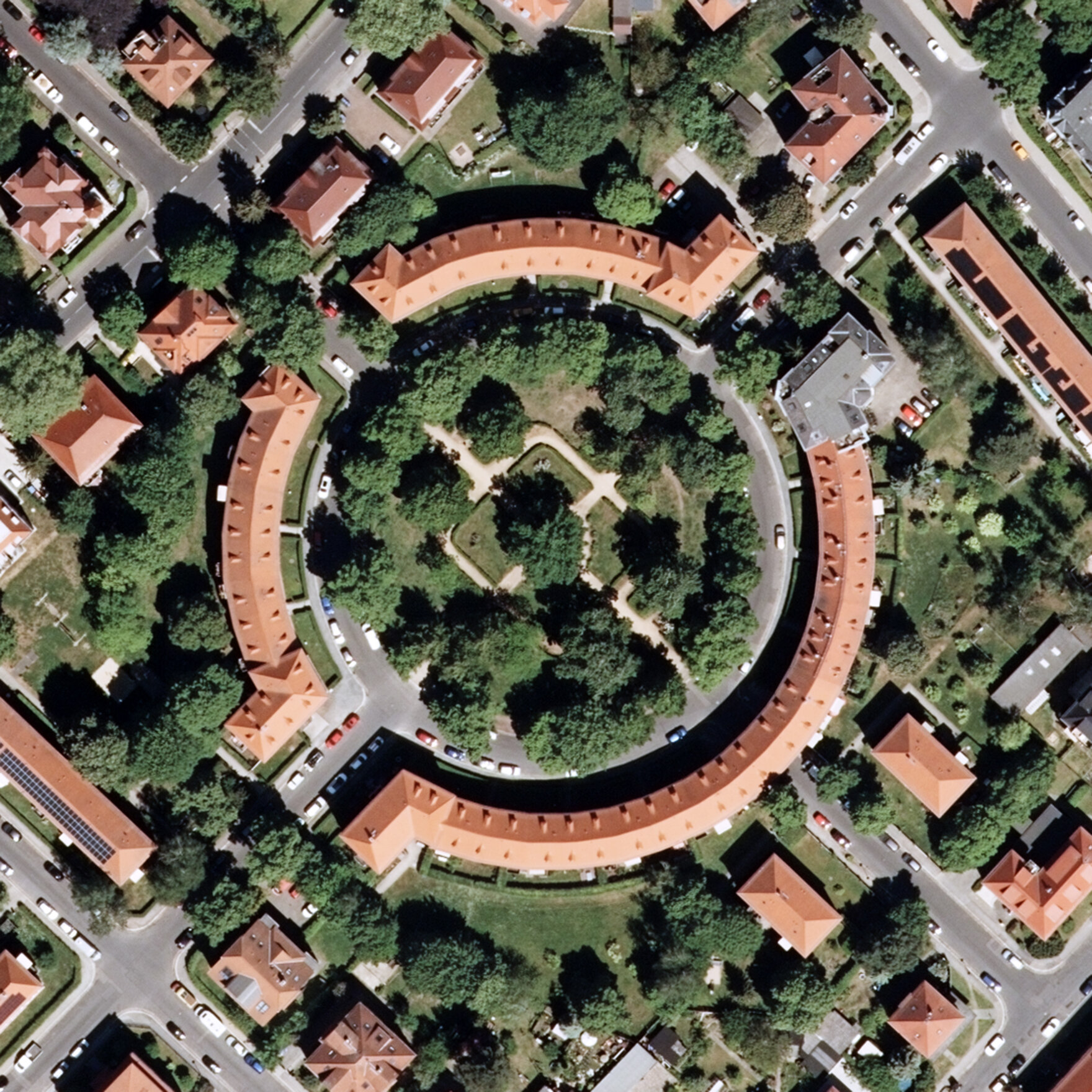 Luftbild vom Kirchplatz in Dresden-Tolkewitz