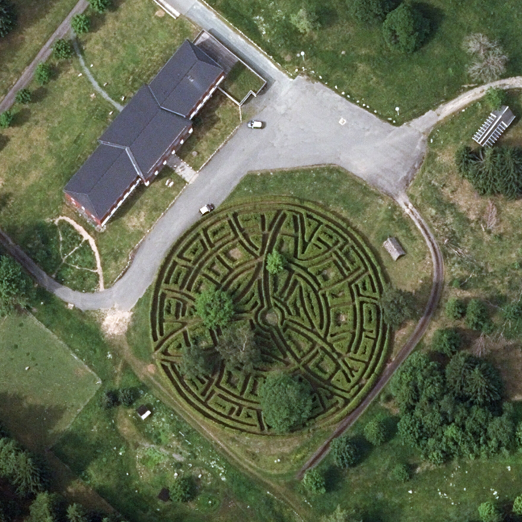 Luftbild vom Mineralienzentrum Schneckenstein